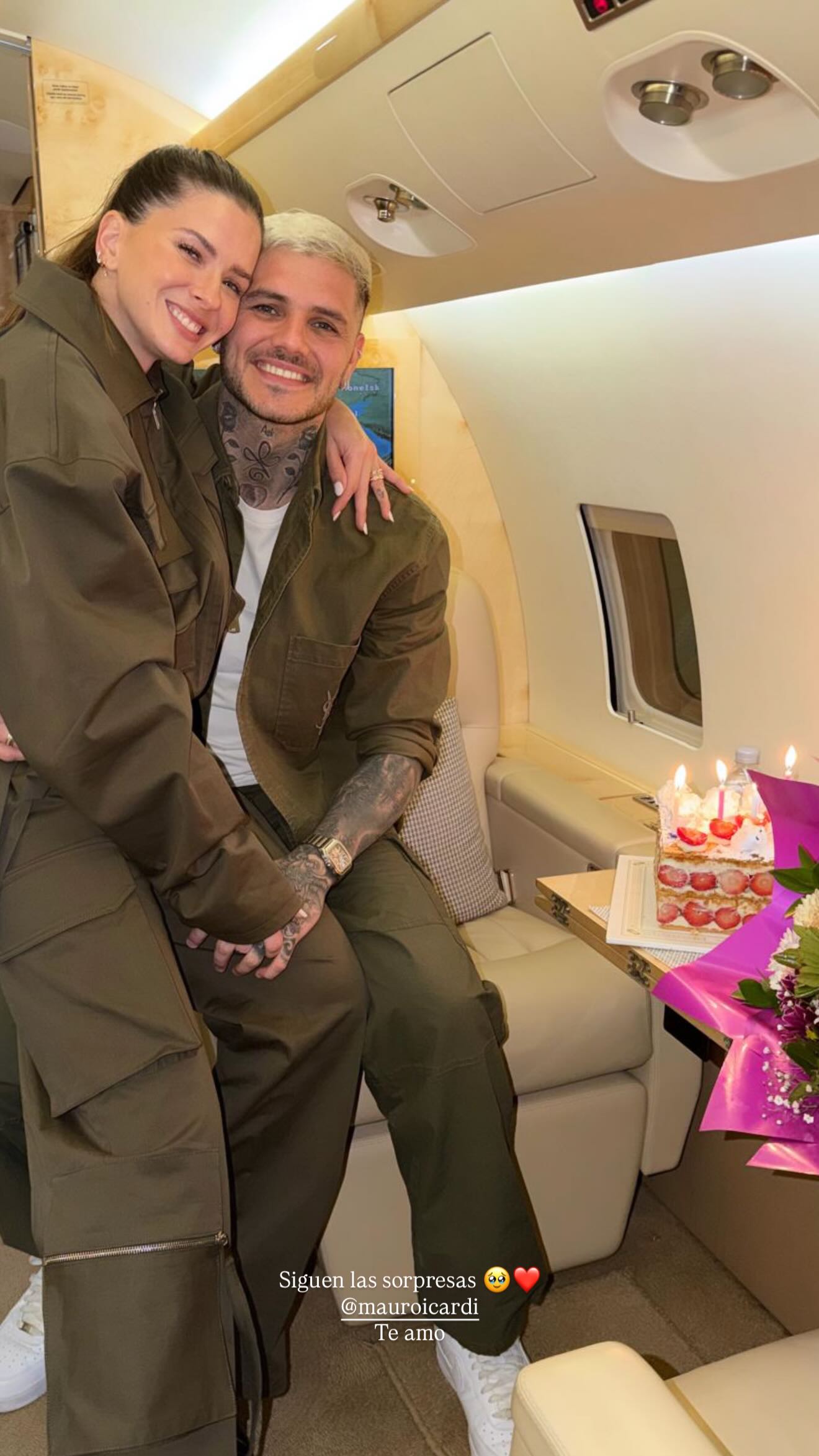 La China Suárez celebró su cumpleaños con Mauro Icardi a bordo de un avión