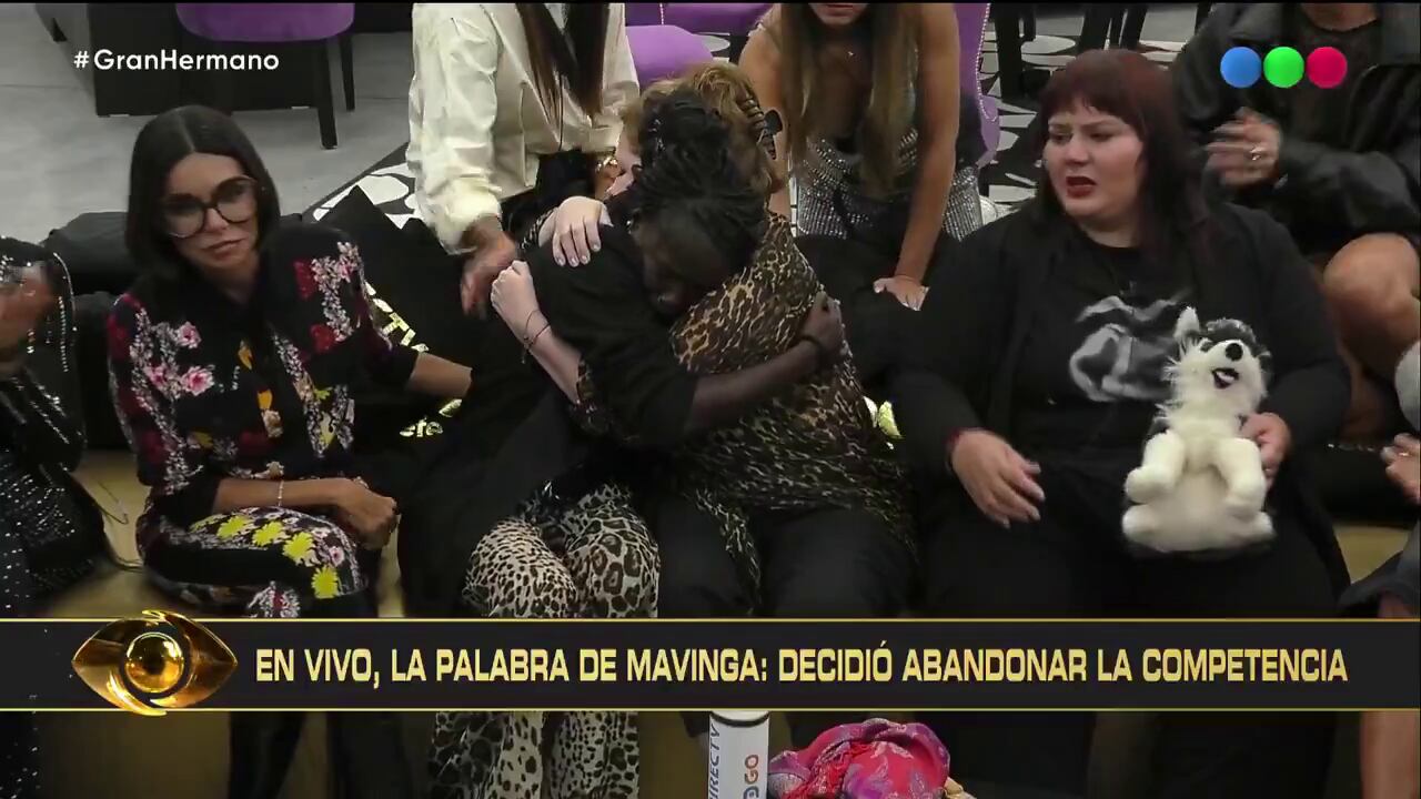El abrazo de Mavinga con Andrea del Boca tras anunciar su decisión de irse de Gran Hermano: Generación Dorada 
