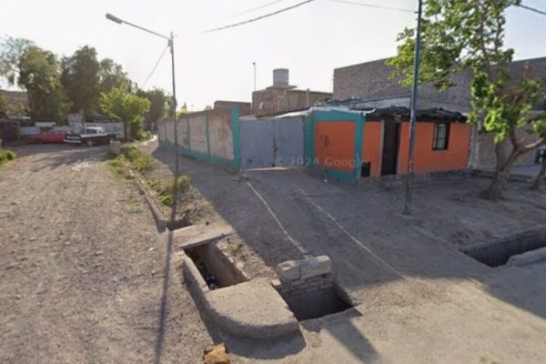 Mendoza: una nena abrió la puerta de su casa y fue atacada a tiros