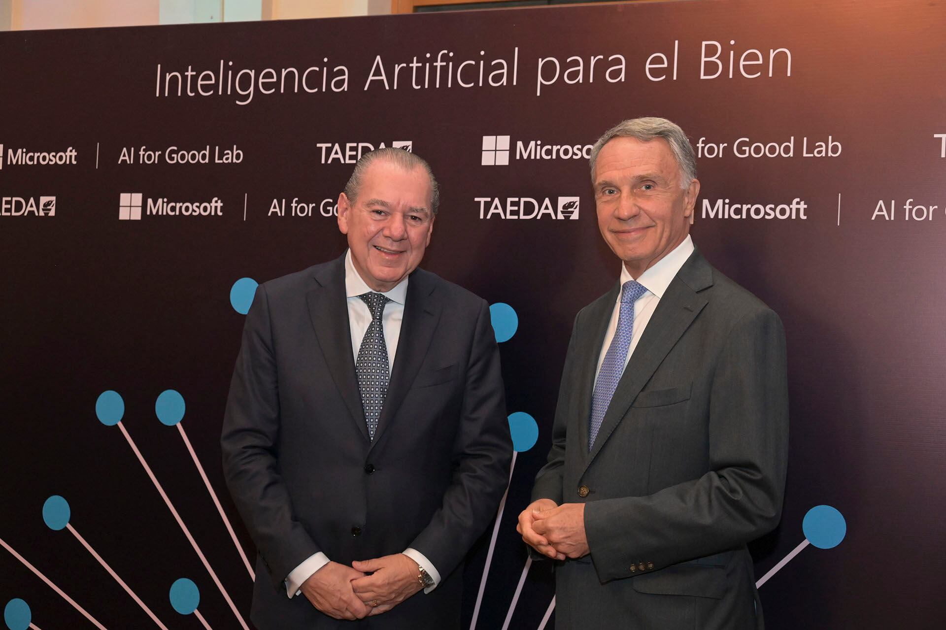 Microsoft y Fundación TAEDA presentaron en Uruguay un libro sobre aplicaciones de IA con impacto social y ambiental