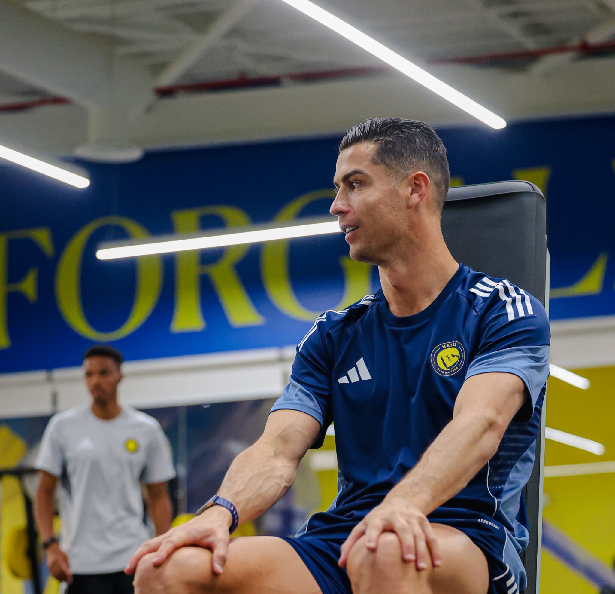 Cristiano Ronaldo en el gimnasio de Al Nassr. El portugués tiene una distensión en el isquiotibial (@AlNassrFC_EN)