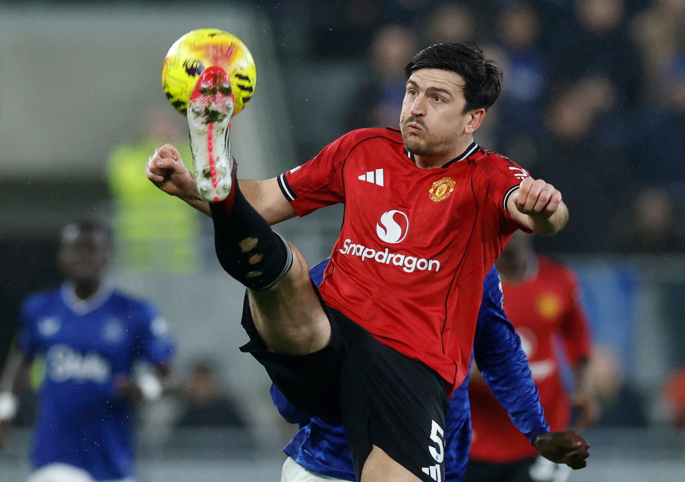 El defensor inglés reconoce que la fortaleza mental y la resiliencia fueron claves para volver a la titularidad en el United y la selección (Action Images via Reuters/Jason Cairnduff)