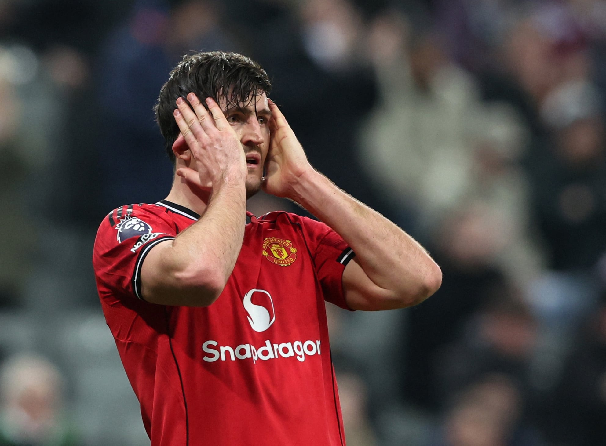 Harry Maguire recupera espacio en el Manchester United tras superar lesiones e intensa crítica mediática en la Premier League (REUTERS/Scott Heppell)