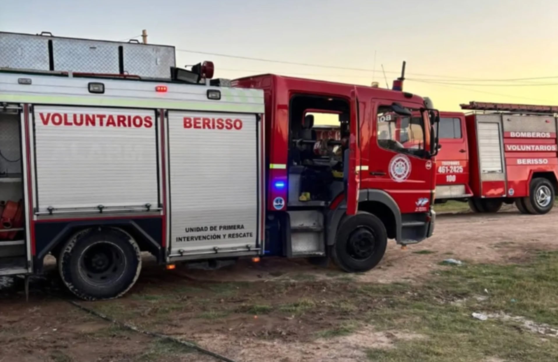 Bomberos de Berisso responden a un trágico incendio residencial que resultó en la muerte de una jubilada en la localidad (0221)