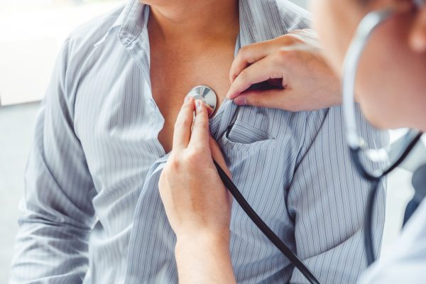 No solo la balanza: por qué medir la cintura es clave para anticipar problemas cardíacos, más allá del peso