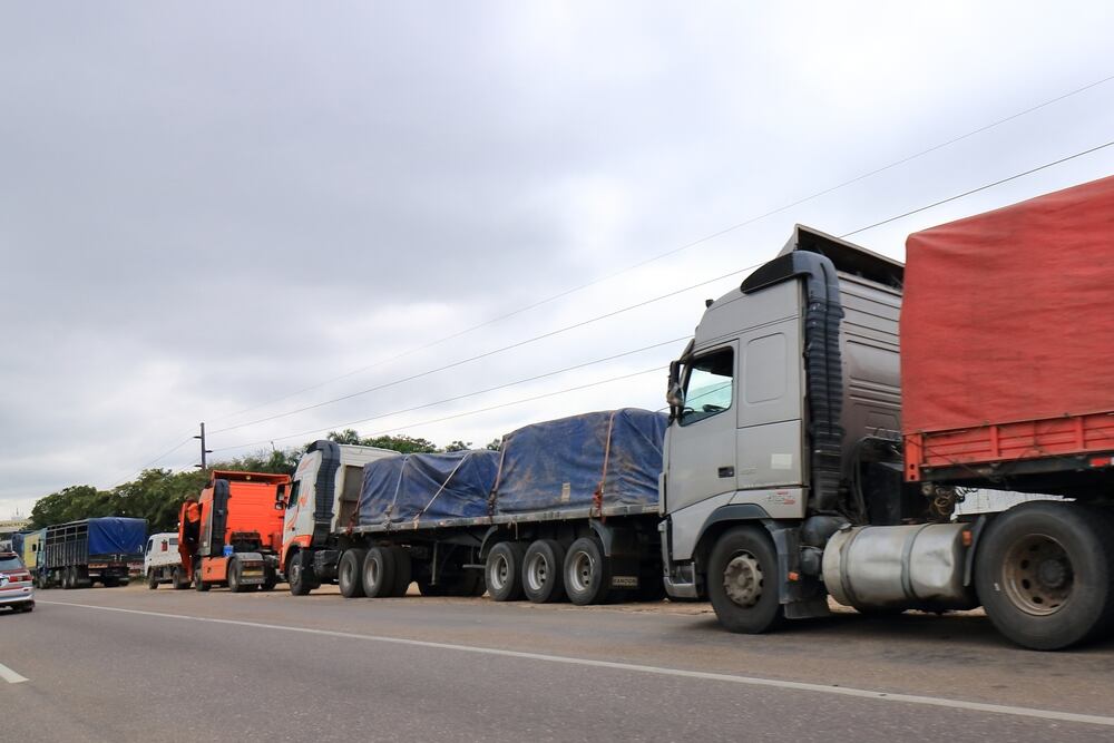 El plan analizará la dependencia de Panamá de combustibles importados, especialmente en el sector transporte. Shutterstock