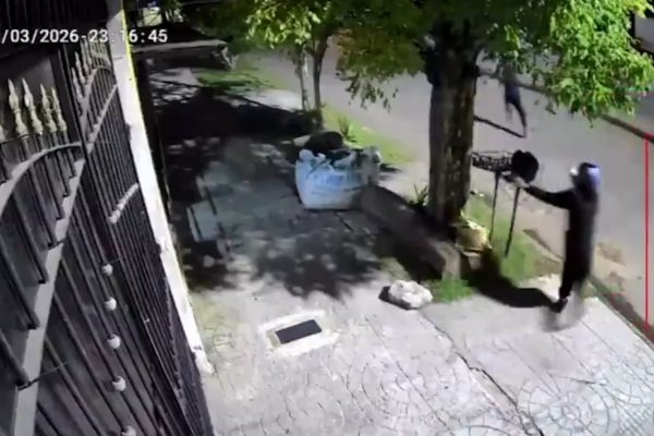 Pánico en Tres de Febrero: quisieron robarle, escapó y le dispararon a matar