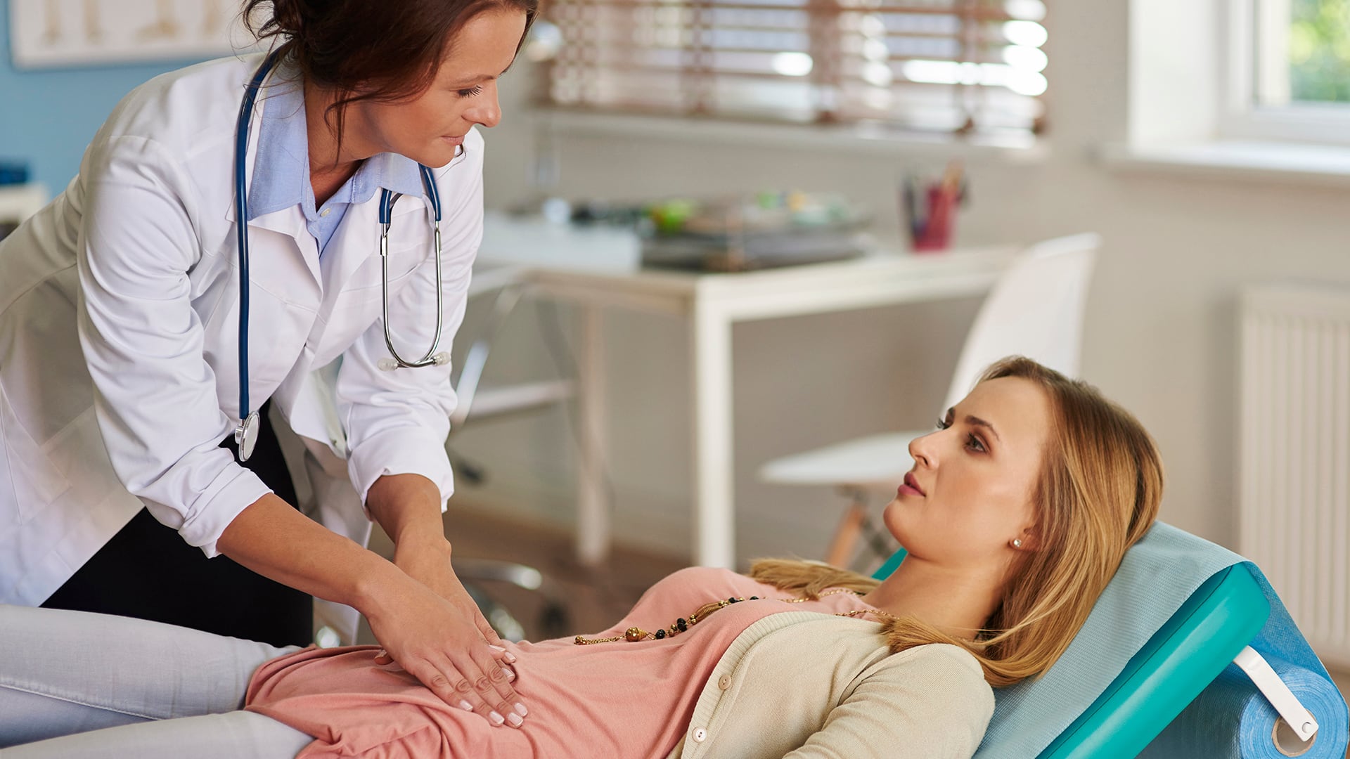 El diagnóstico de endometriosis puede demorar en promedio entre 7 y 8 años desde la aparición de los primeros síntomas (Freepik)