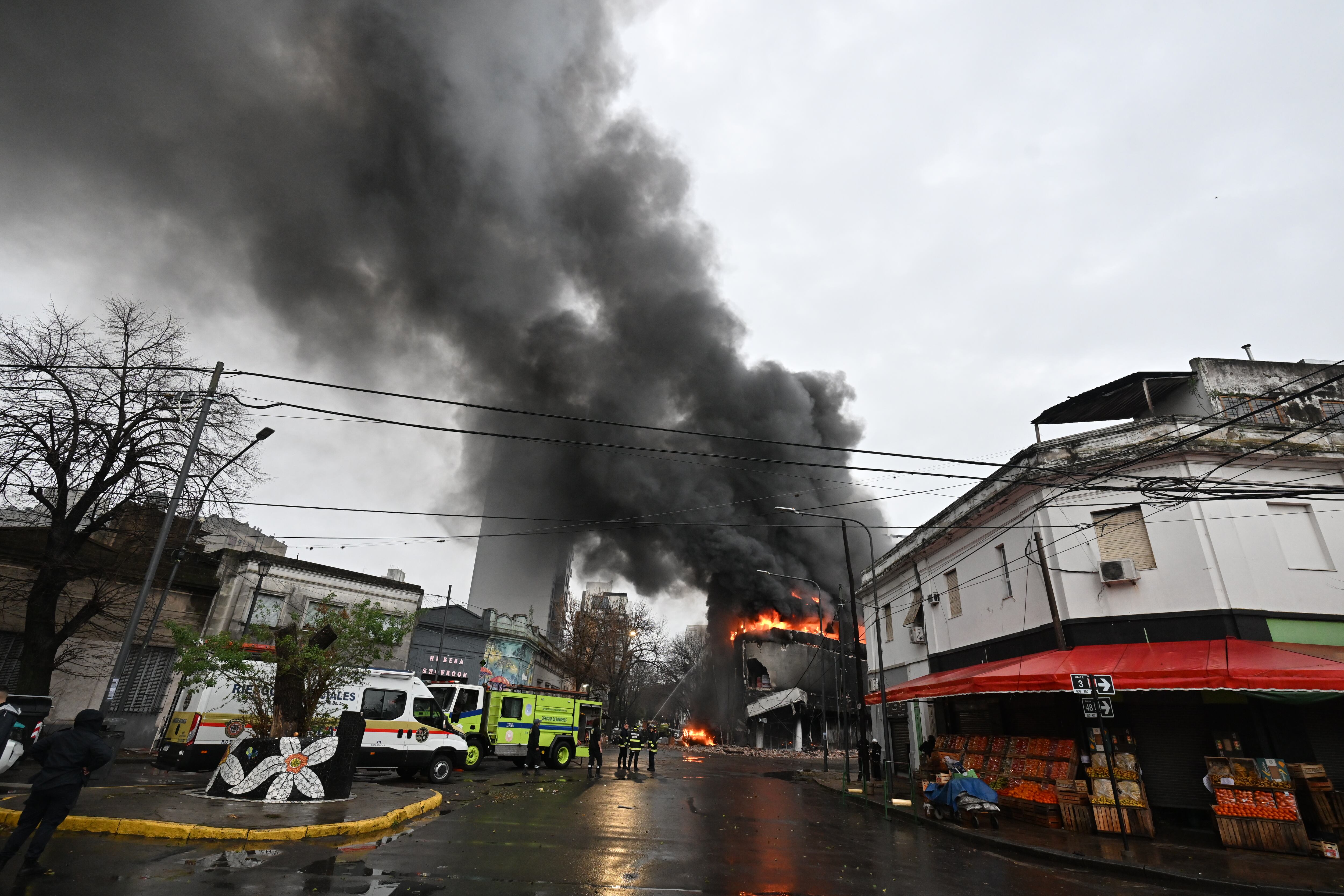 Las imágenes del incendio (Fotografía: AG La Plata)