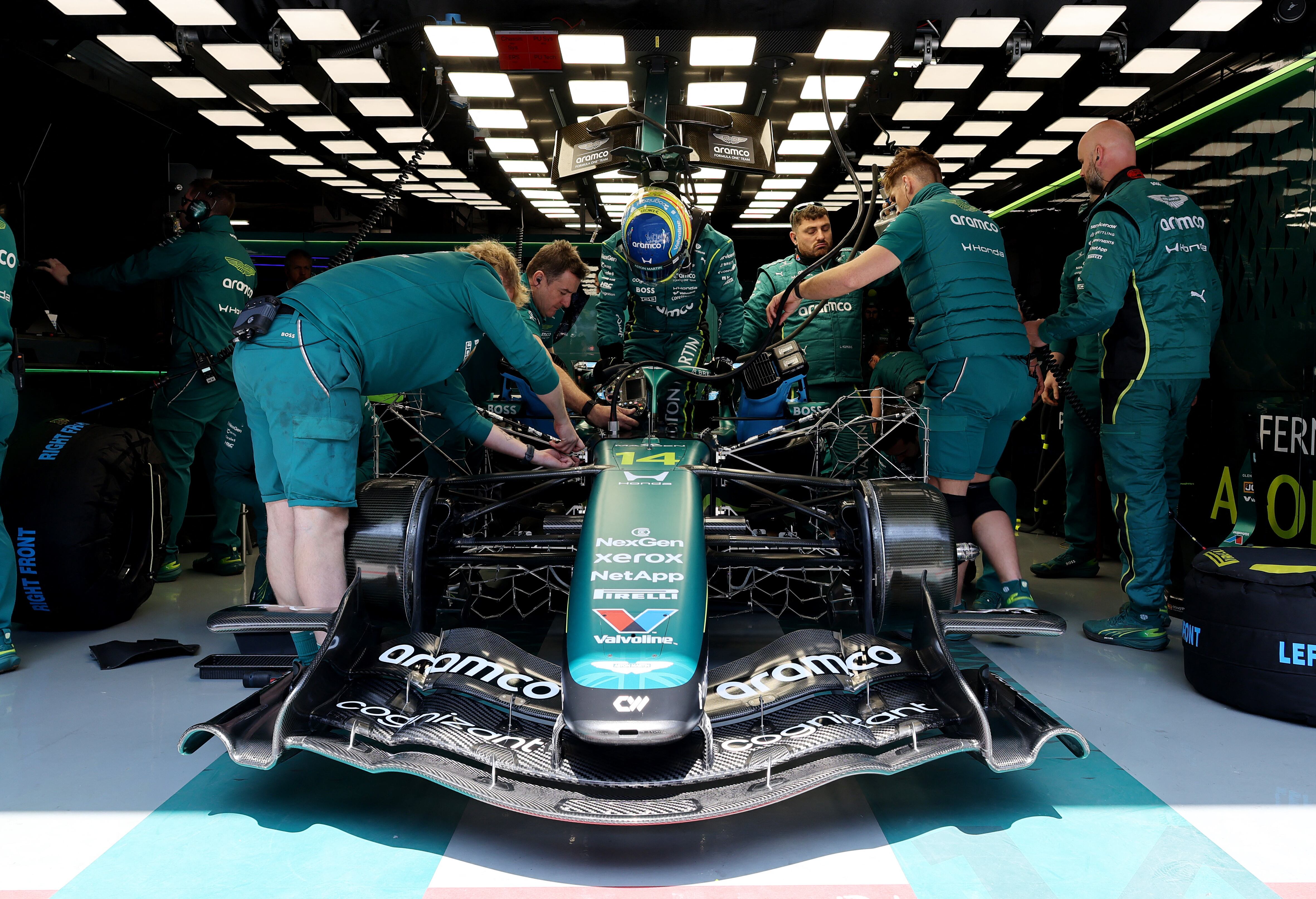El constante impacto de las vibraciones en los monoplazas de Fórmula 1 amenaza la fuerza muscular y la seguridad de los pilotos, como advierte la medicina deportiva tras el Gran Premio de Australia y las preocupaciones de Aston Martin y Fernando Alonso. REUTERS/Maxim Shemetov