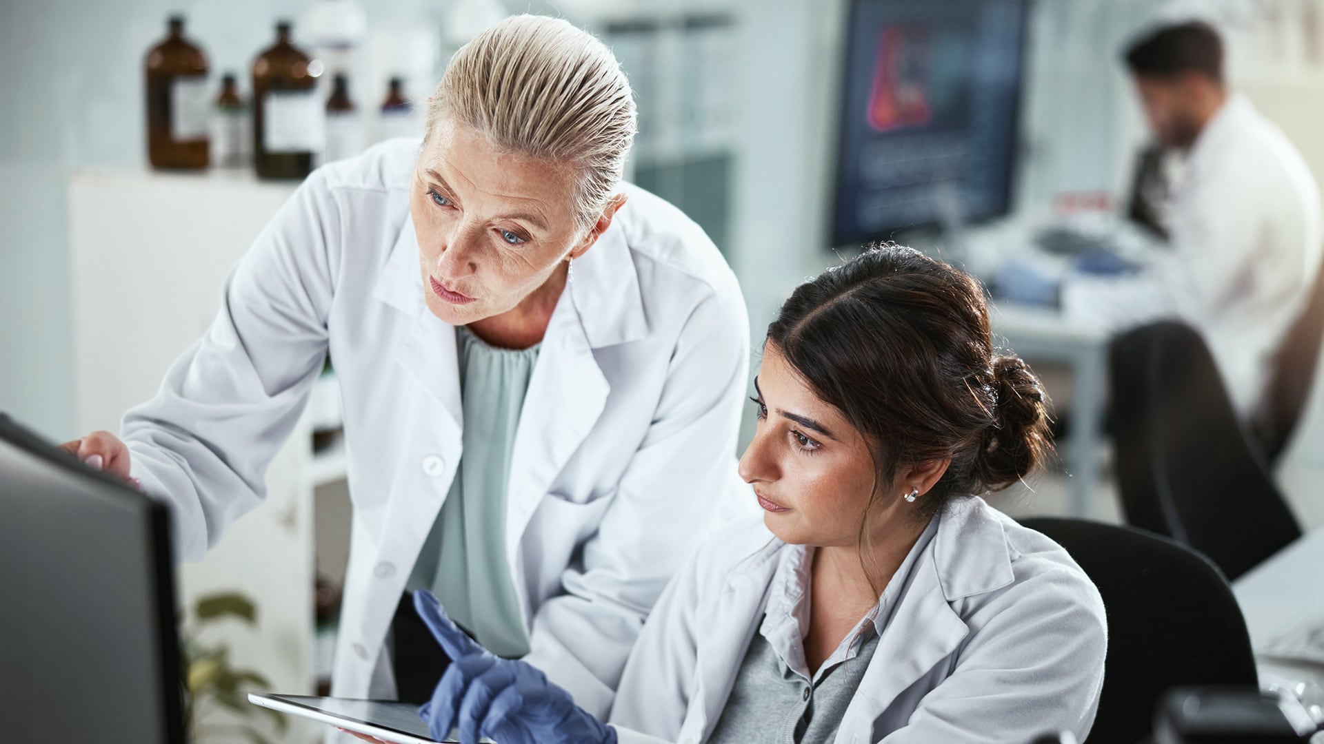 Científicos identifican a la proteína colectina 11 como clave en la reparación y fortaleza de los huesos humanos./Archivo Freepik