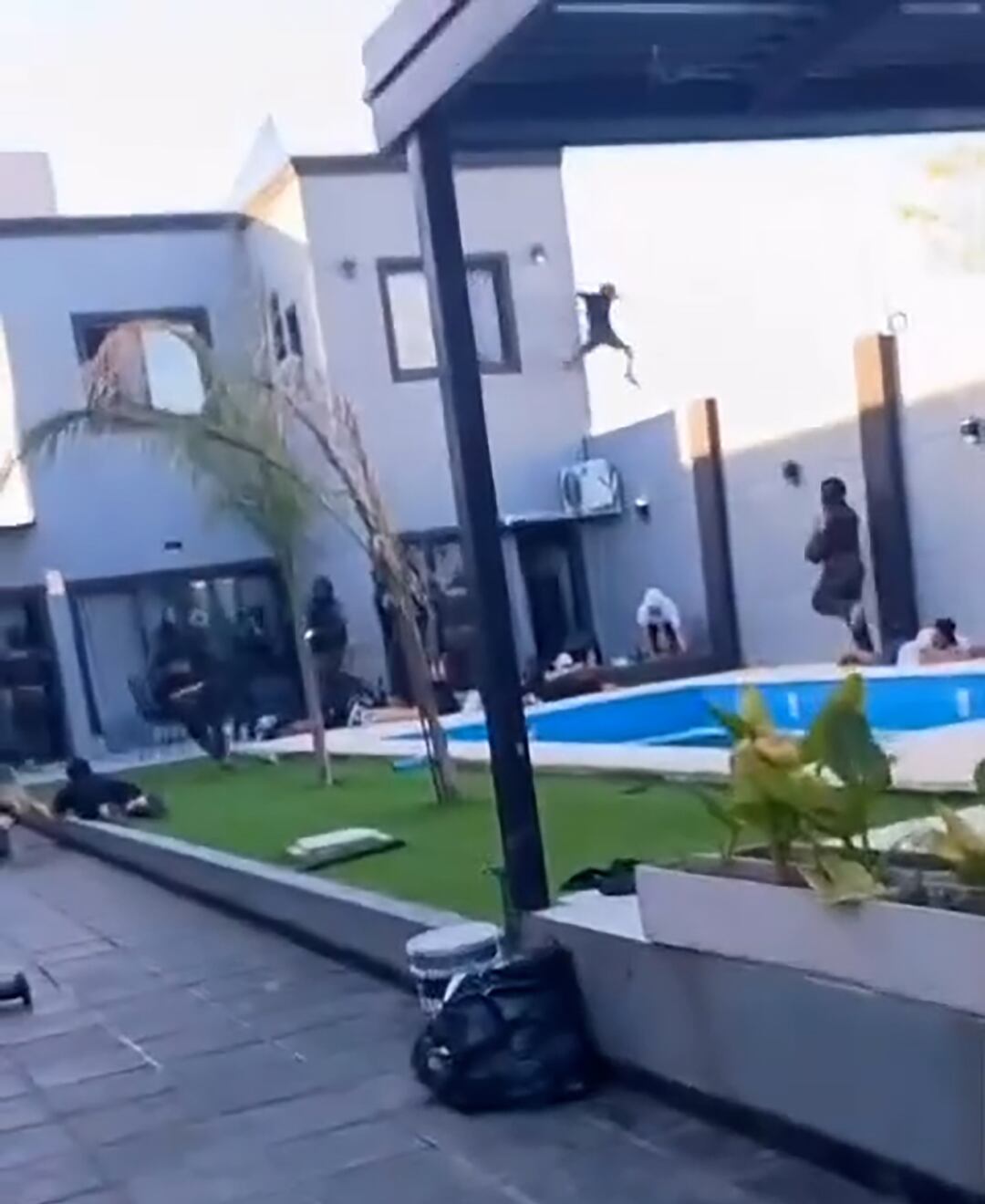 Quién era el sospechoso que murió en un tiroteo con la Policía durante una pool party en Esteban Echeverría