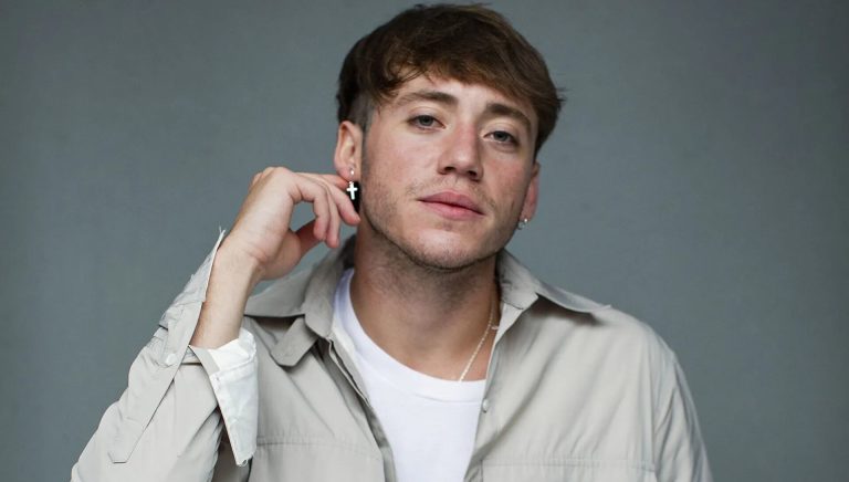 Quiénes son los artistas destacados que se presentan este sábado en Lollapalooza: Chappell Roan, Lewis Capaldi y Addison Rae