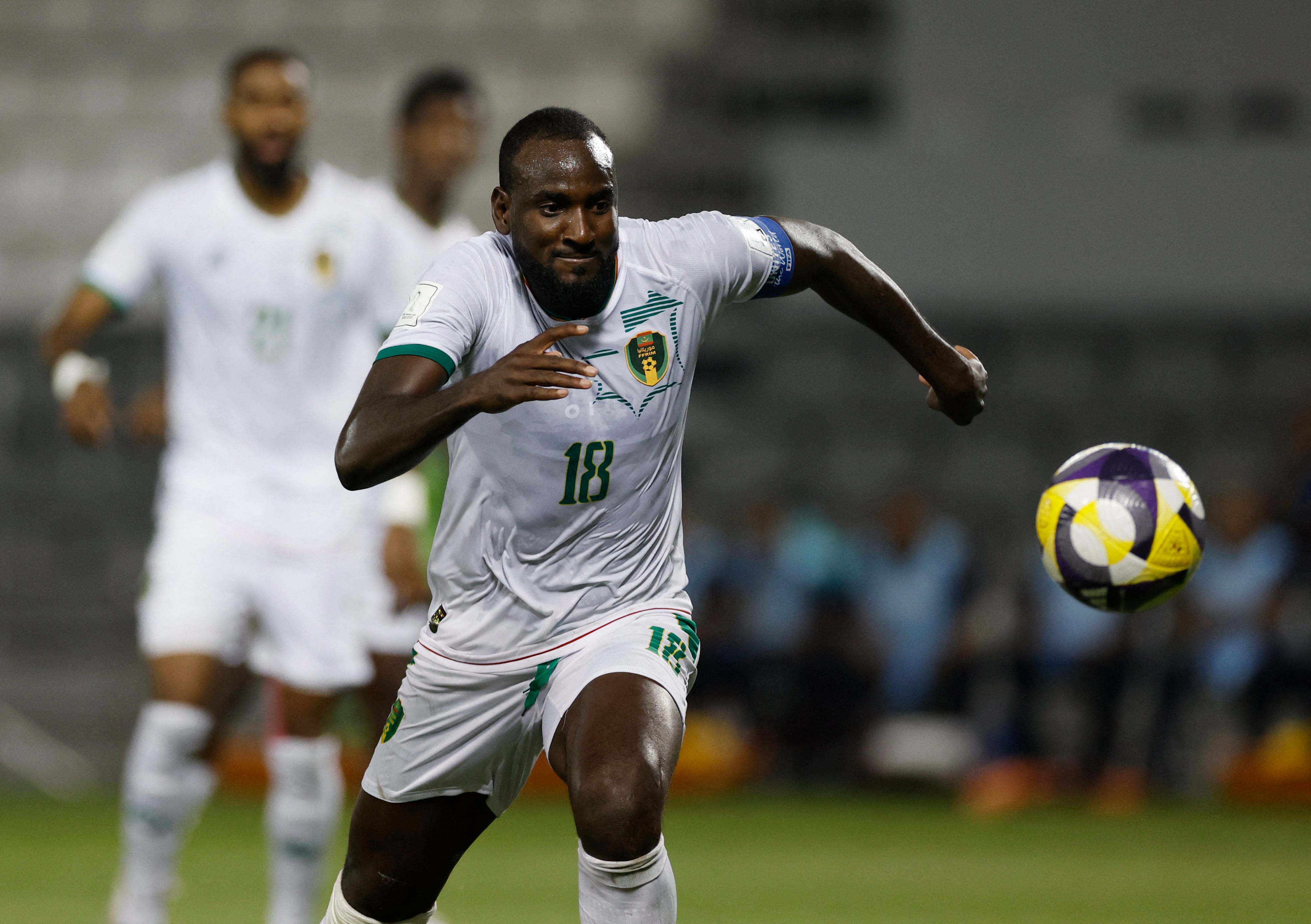 Moctar El Hacen es una de las figuras de Mauritania: es volante central y juega en el Difaa El Jadida de Marruecos (Crédito: Reuters/Ibraheem Abu Mustafa)