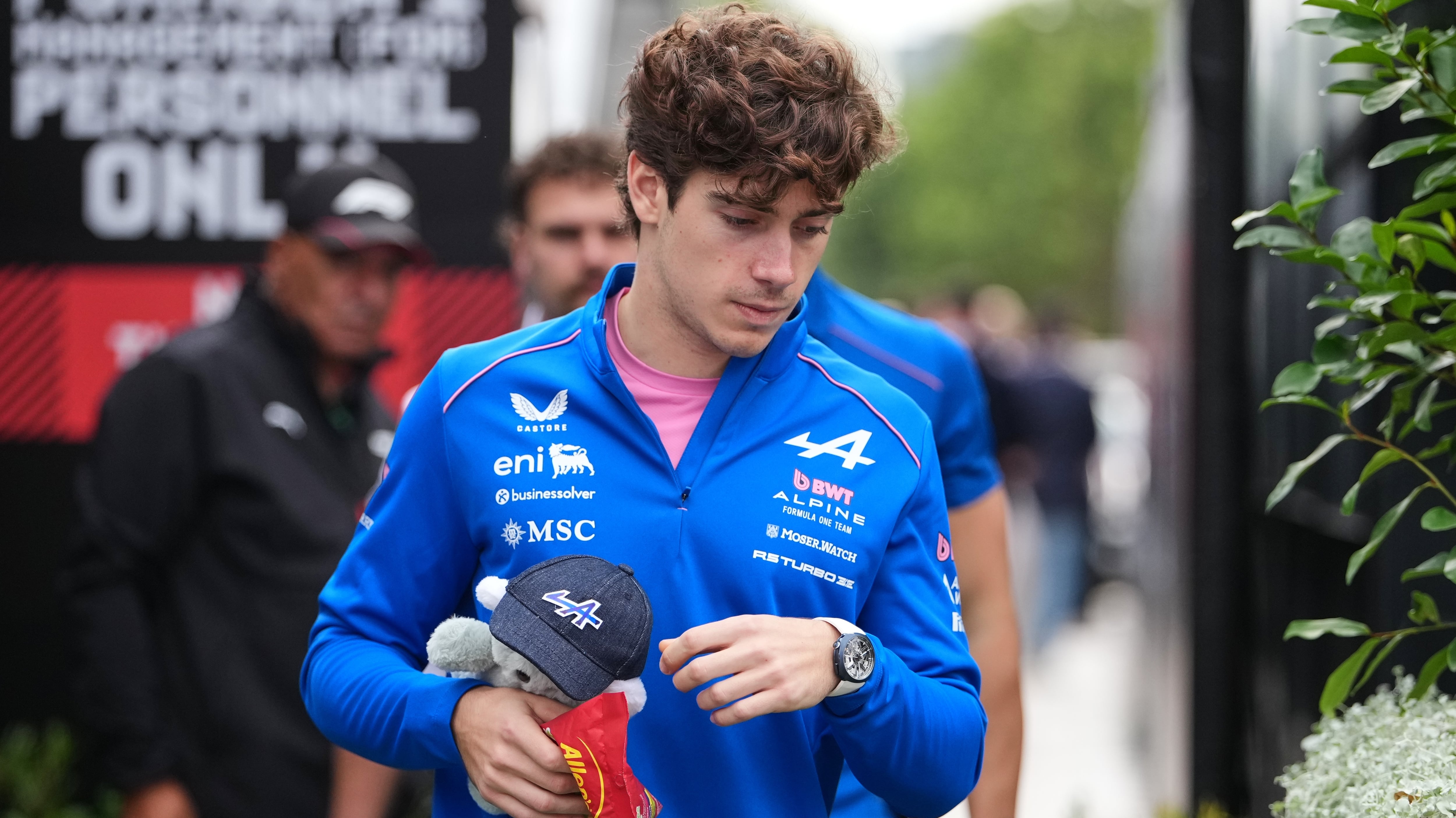 Franco Colapinto y Pierre Gasly se mostraron disconformes por lo sucedido en pista (Crédito: AP/Asanka Brendon Ratnayake)