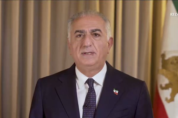 Reza Pahlavi exigió al régimen iraní que entregue el poder y le declare su lealtad: “No más derramamiento de sangre”