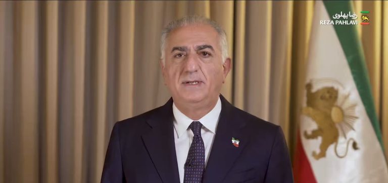 Reza Pahlavi exigió al régimen iraní que entregue el poder y le declare su lealtad: “No más derramamiento de sangre”