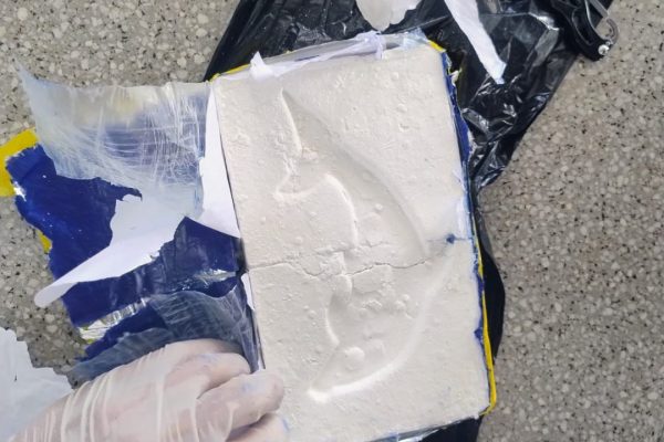 Rosario: encontraron más de 400 dosis de cocaína, dinero en efectivo, celulares y motos