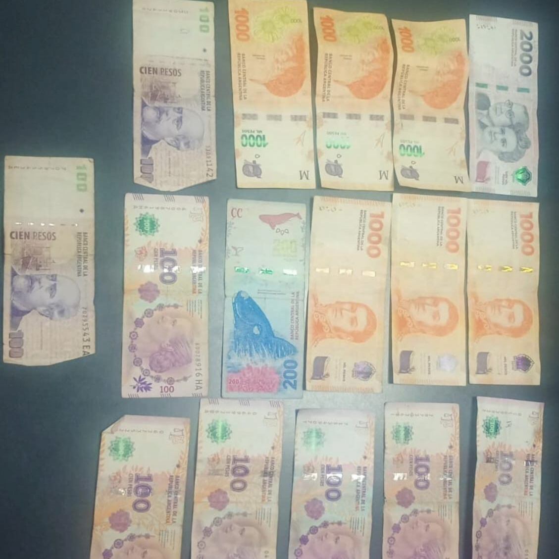 Parte del dinero incautado 