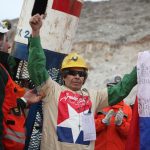 Sobrevivió setenta días atrapado 700 metros bajo tierra, pero lo peor pasó cuando volvió a la superficie