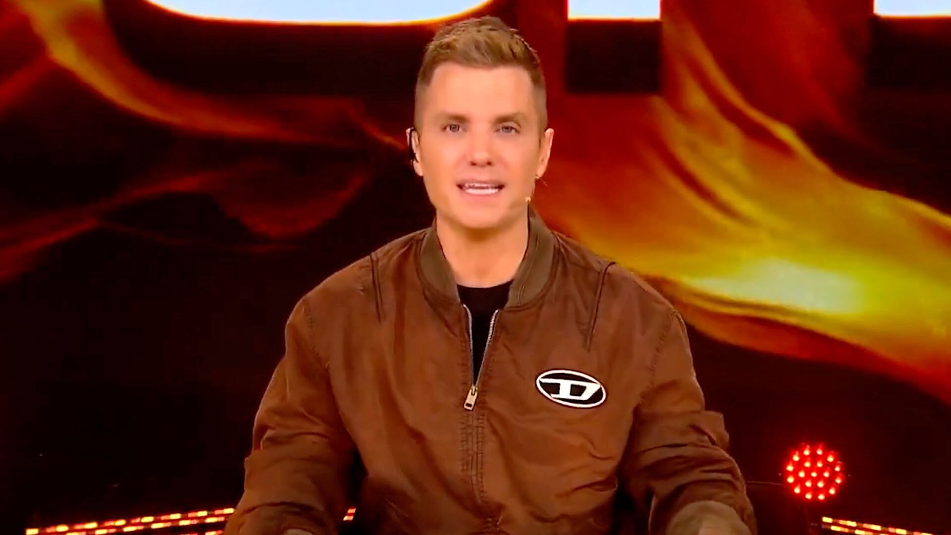 Santiago del Moro anunció una nueva incorporación en lugar de Carmiña, la participante expulsada 