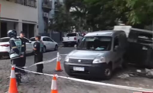 Los ocupantes de la Peugeot Partner sufrieron contusiones leves a raíz del impacto