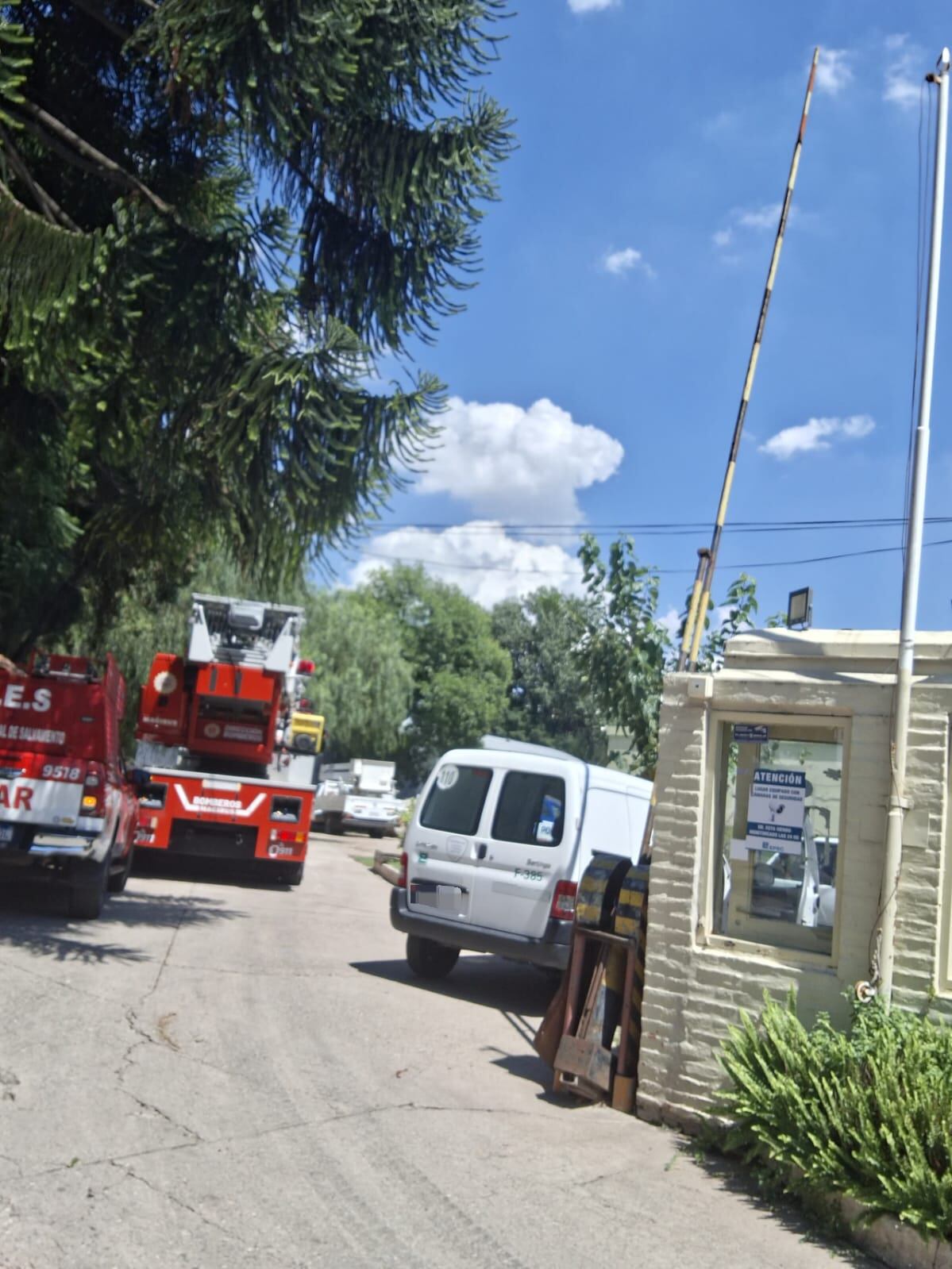 Tragedia en Ensenada: un obrero murió tras caer al vacío desde el techo de una obra
