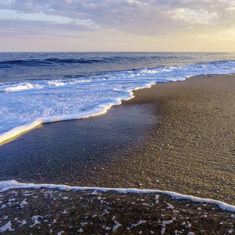Cuando Jonás ingresó al mar no había guardavidas y el mar estaba embravecido (Fotos gentileza Balneario Reta Oficial)