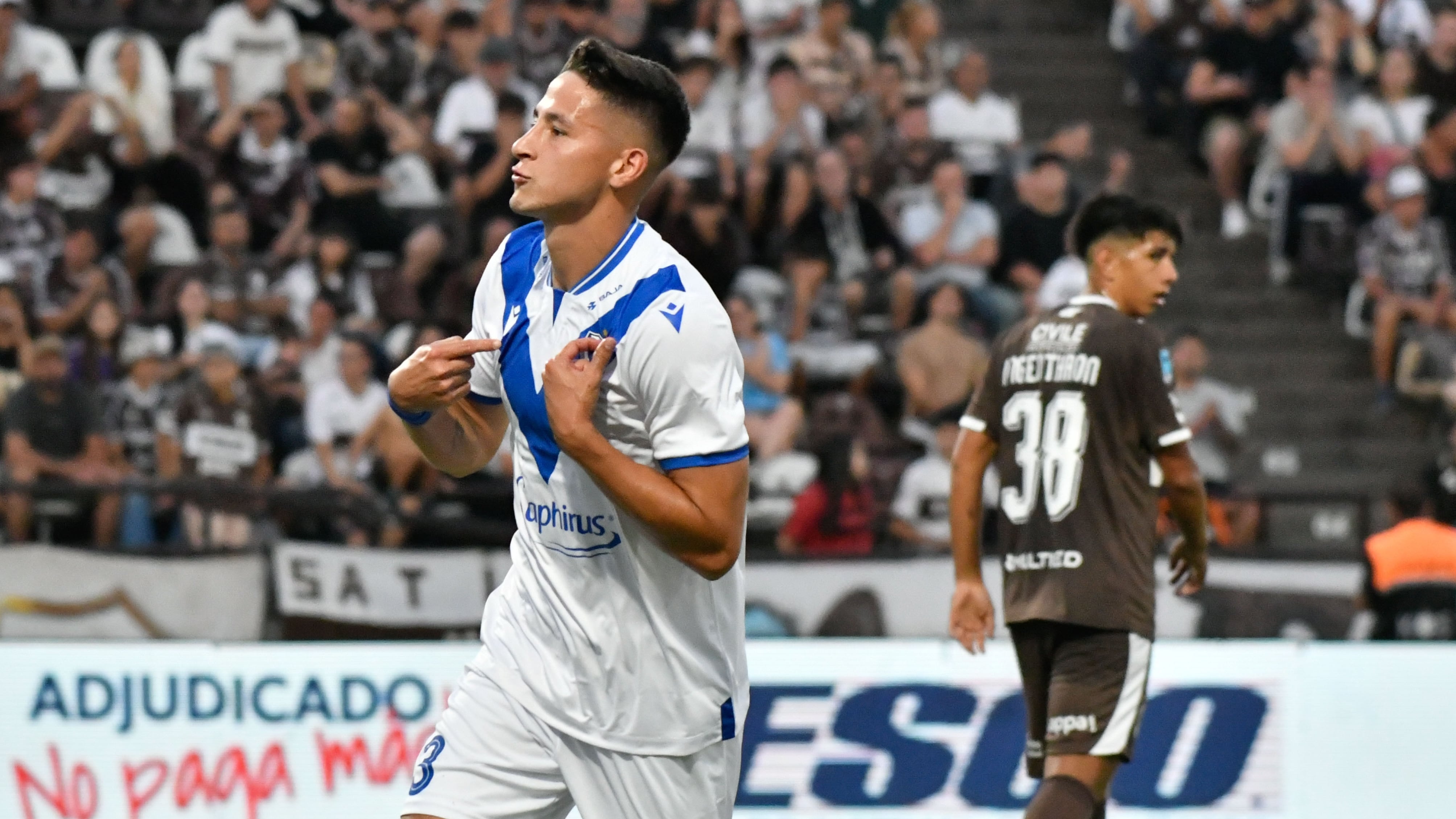 Vélez es el líder e invicto de la Zona A del Torneo Apertura (Fotobaires)