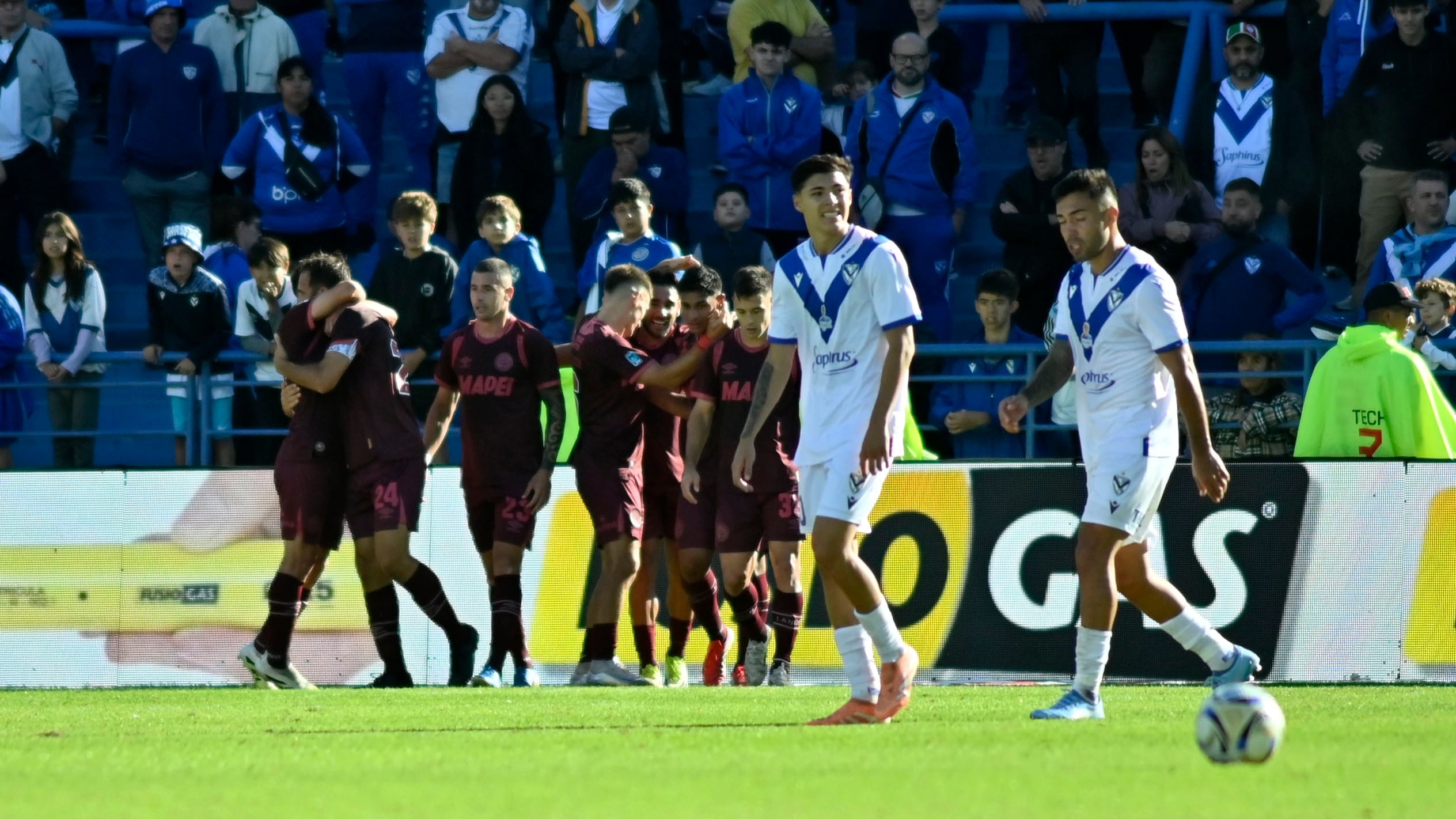 Lanús venció a Vélez de visitante y le cortó su invicto en el Torneo Apertura (Fotobaires)