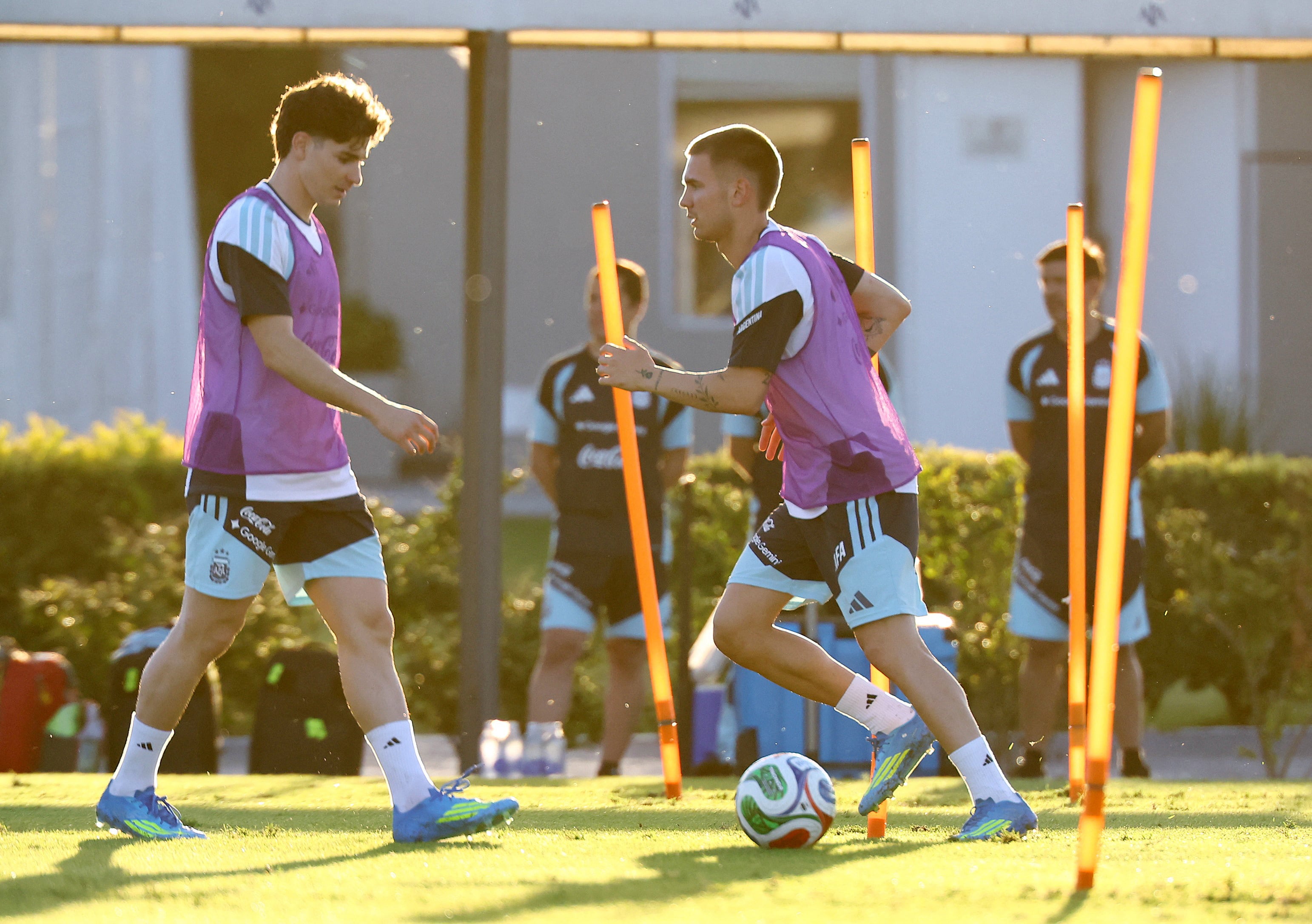 Scaloni confesó el motivo de la convocatoria tardía de Franco Mastantuono (REUTERS/Agustin Marcarian)