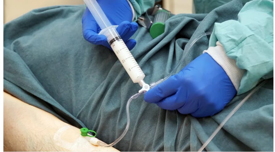 El propofol se administra por vía intravenosa