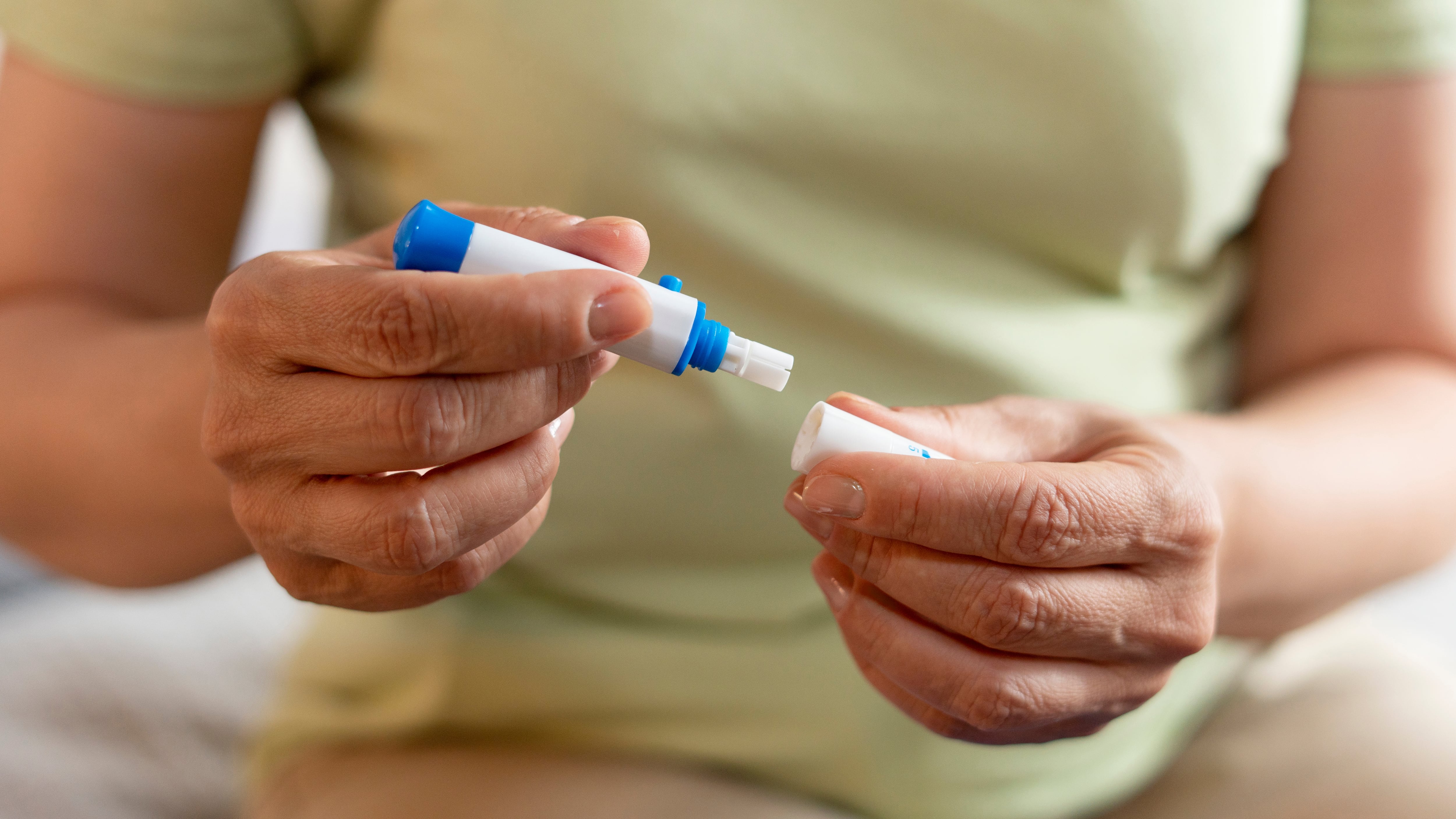 La combinación de medicamentos GLP-1 y hábitos saludables reduce un 43% el riesgo de infarto y muerte cardiovascular en pacientes con diabetes tipo 2 (Freepik)