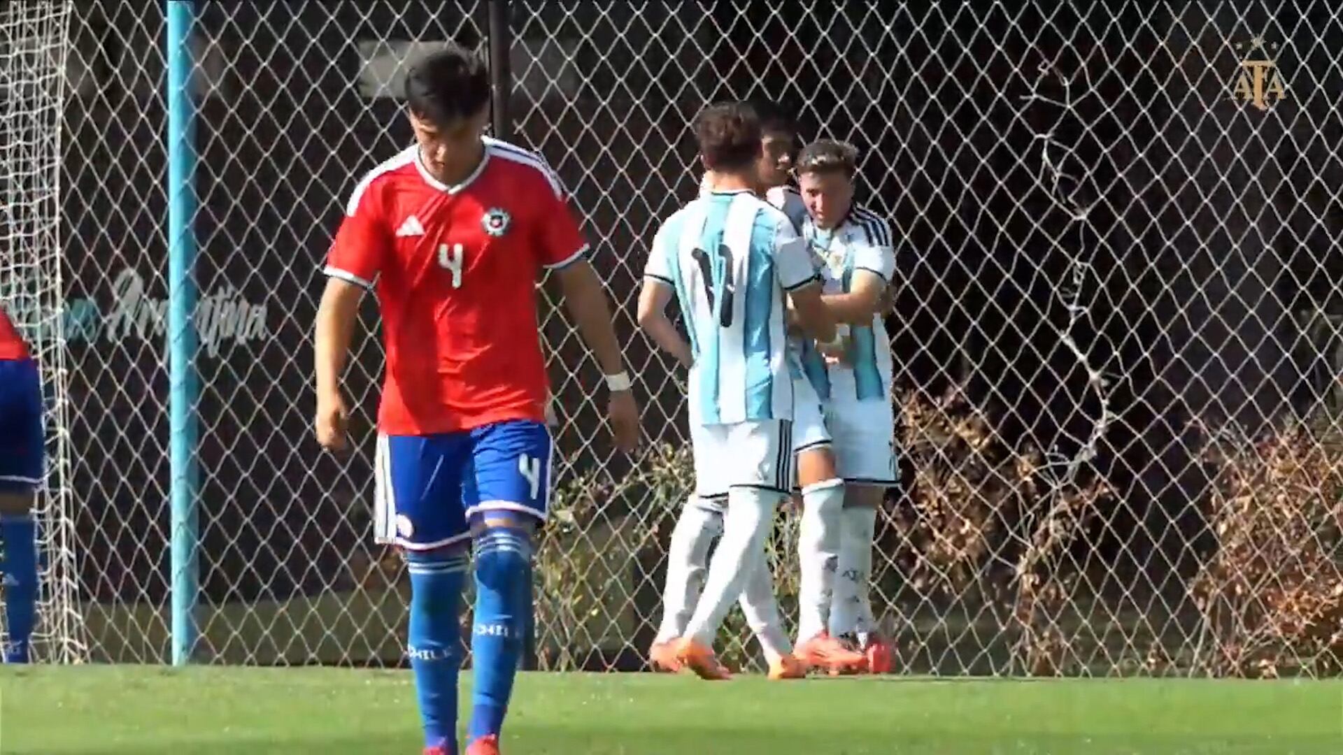El festejo de Argentina en uno de los goles ante Chile
