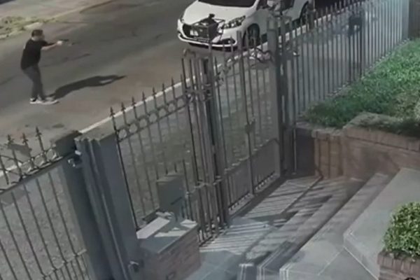 Un policía se enfrentó a tiros con delincuentes en Ramos Mejía y capturó a un ladrón con un extenso prontuario