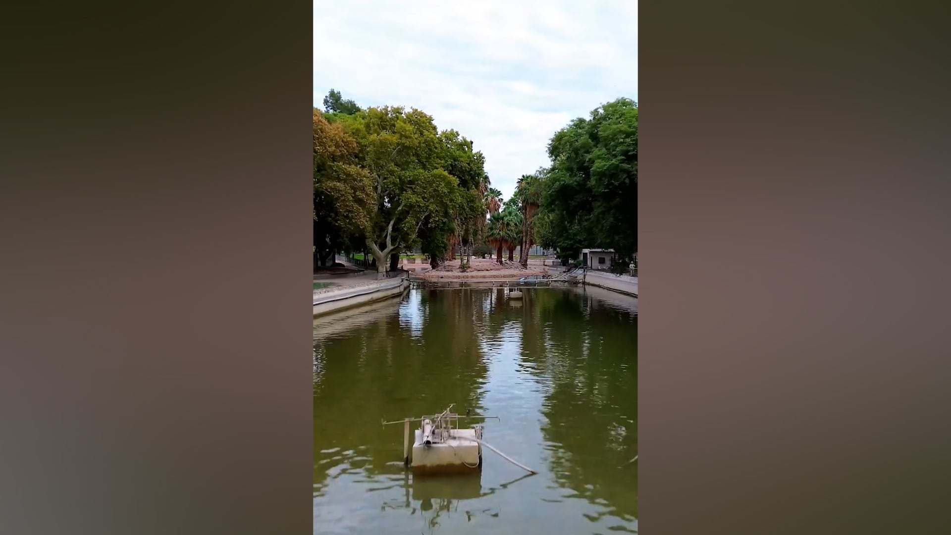 El lago artificial en el Parque de Mayo, San Juan
