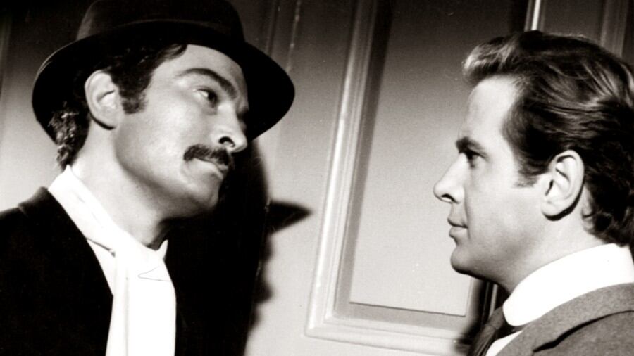 Alfredo Alcón en una escena de 