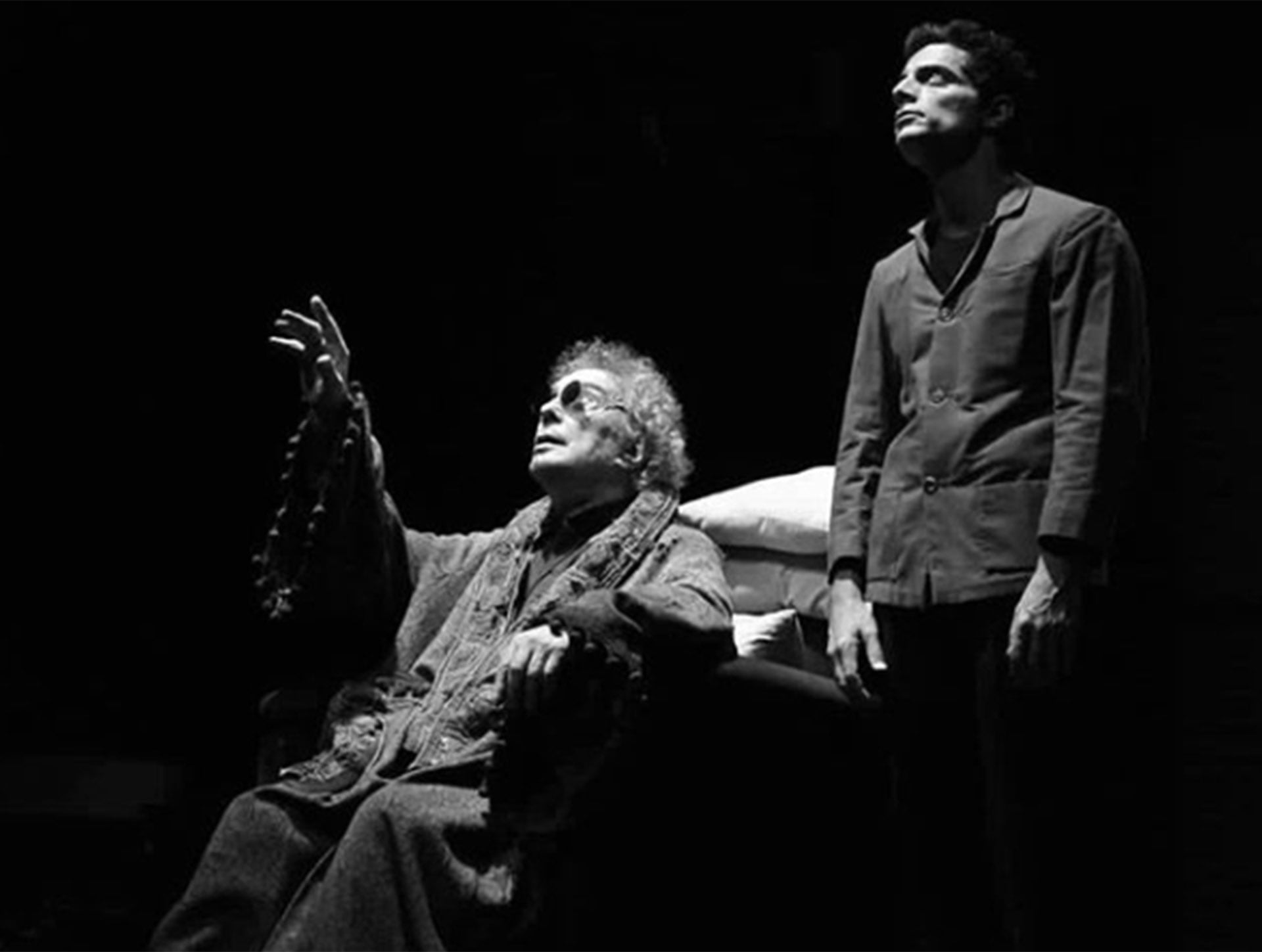 Alfredo Alcón: la historia del chico de barrio que descubrió a Shakespeare y llegó a ser el actor más respetado de la Argentina