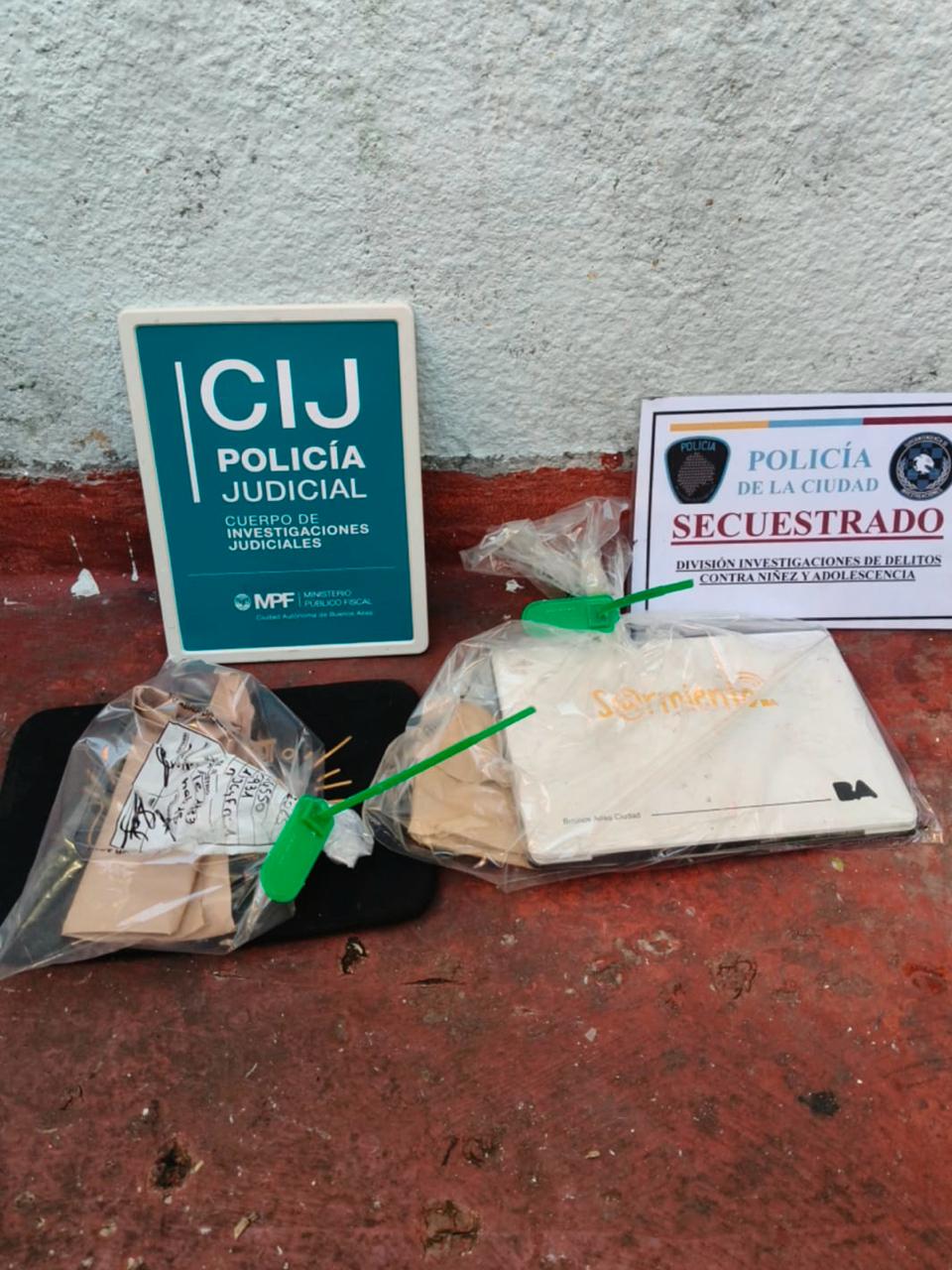 Los elementos secuestrados durante el allanamiento