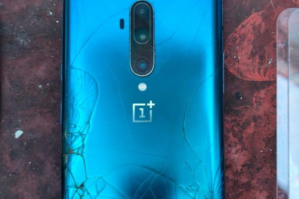 Amenazas escolares: allanaron la casa de un alumno que se sacó fotos con un arma en el baño de un colegio de Balvanera