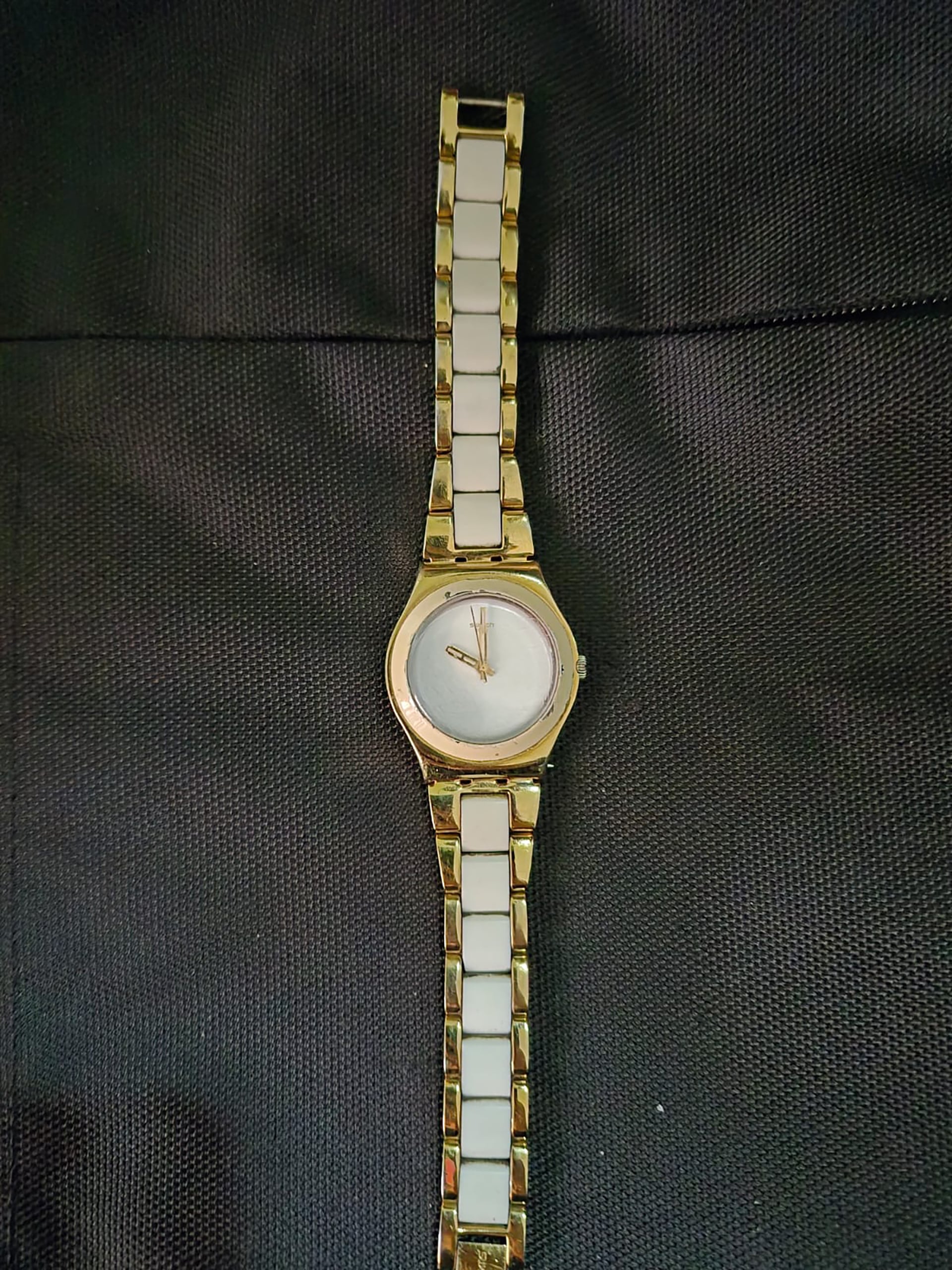 Parte de los dólares encontrados a la 