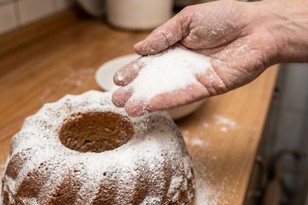 Azúcar blanco, azúcar moreno y miel: diferencias clave para la salud