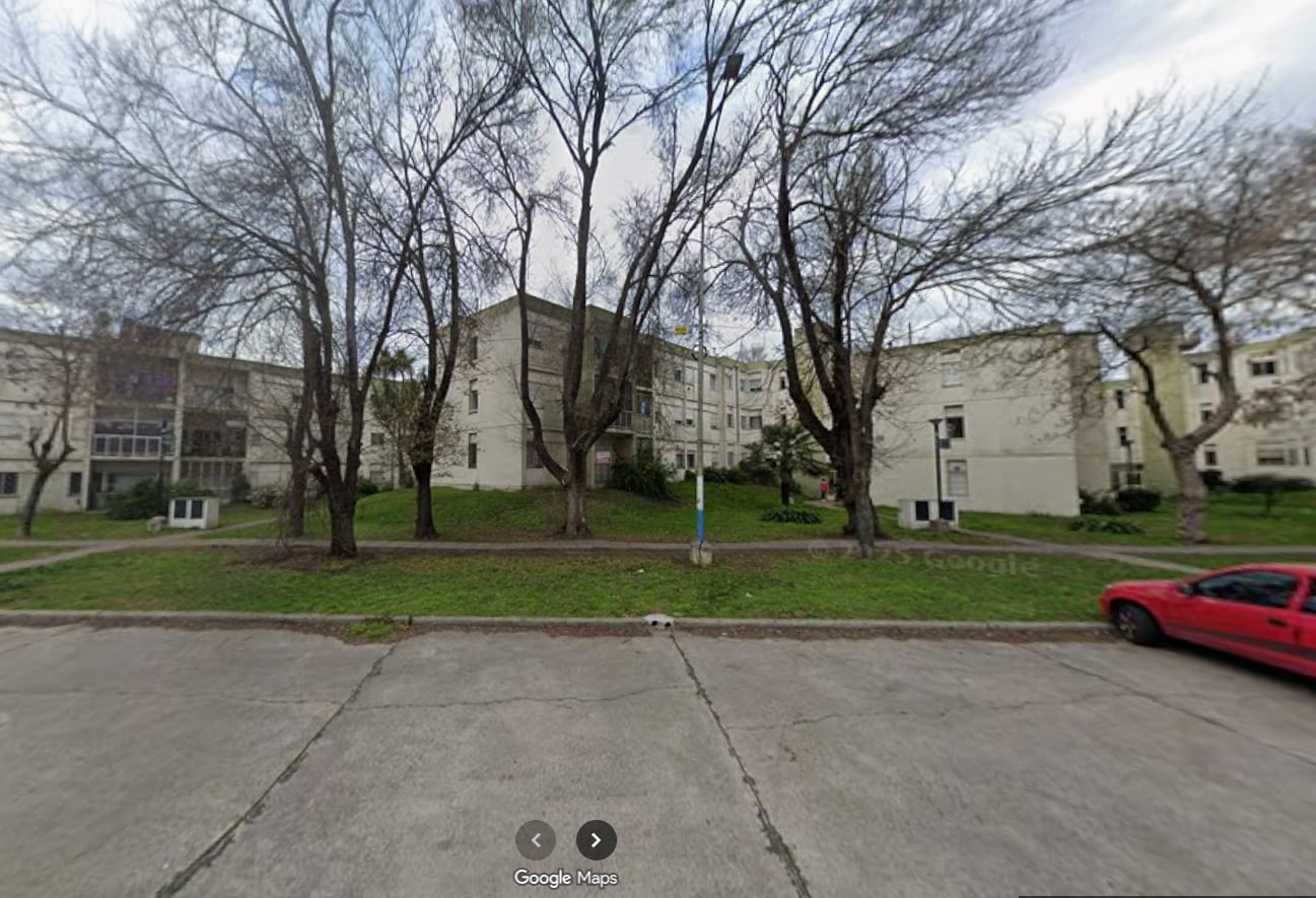 El joven con arresto domiciliario es baleado en los monoblocks del barrio Centenario (Google Maps)