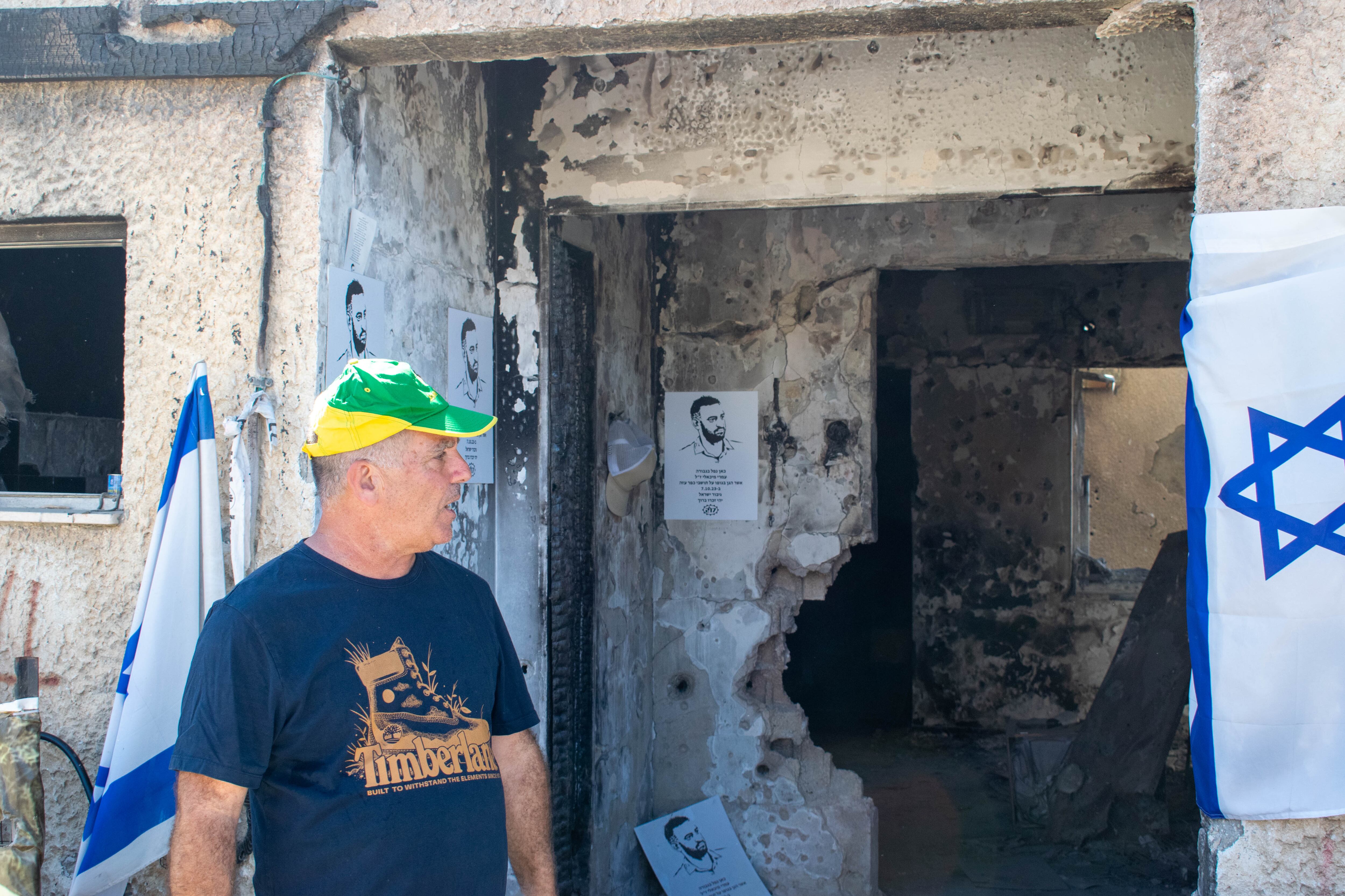 Zohar, residente de Kfar Aza, es hijo de argentinos y estuvo más de 20 horas escondido en su habitación seguro mientras los terroristas arrasaban el kibbutz