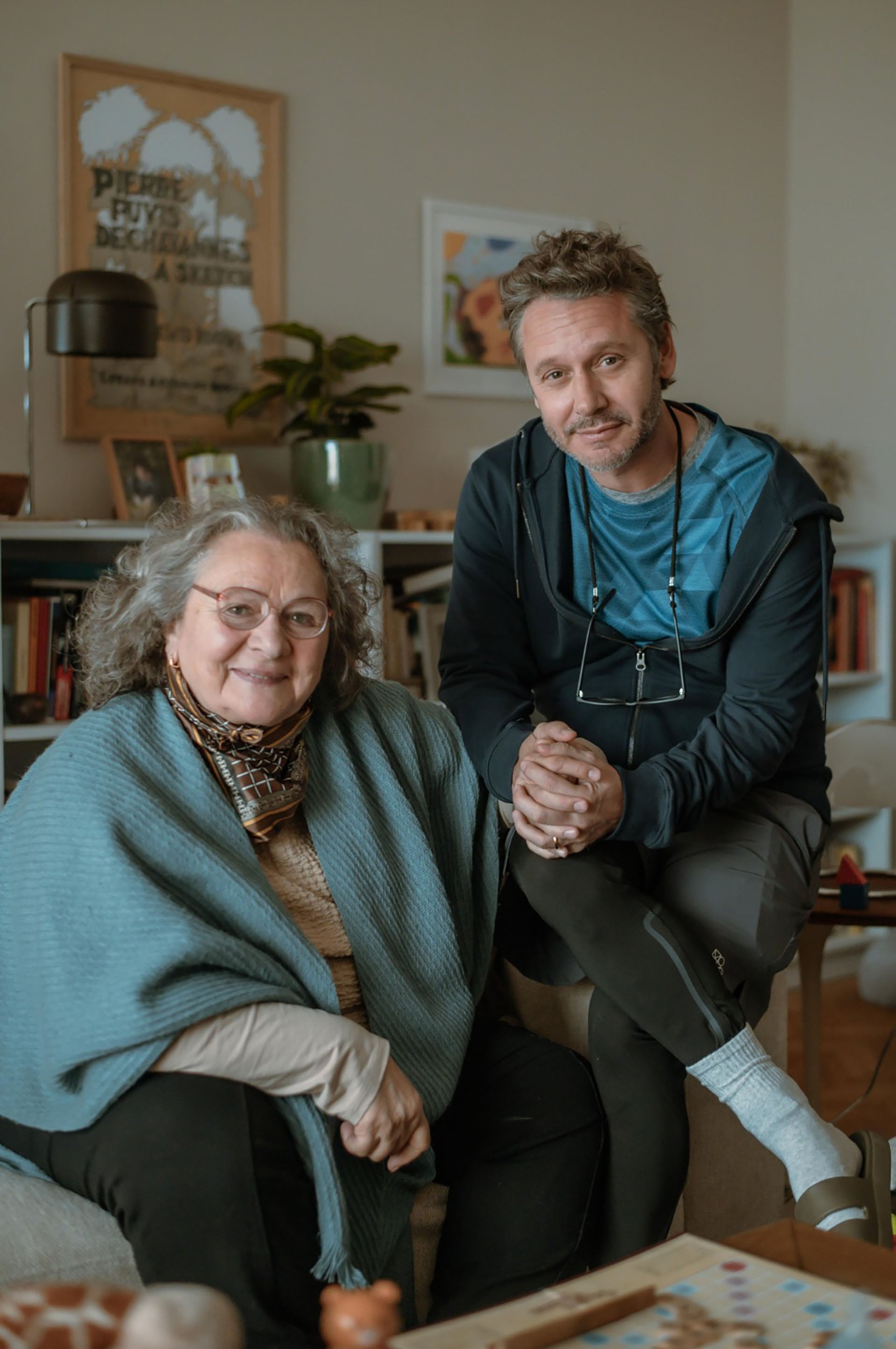 El elenco dirigido por Daniel Hendler, con figuras como Rita Cortese y Violeta Urtizberea, Uki Perea, aporta humanidad y veracidad a la historia