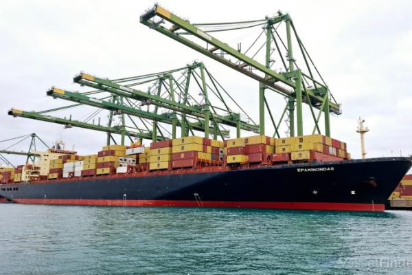 Buque con bandera de Panamá, entre los atacados por Irán en Ormuz