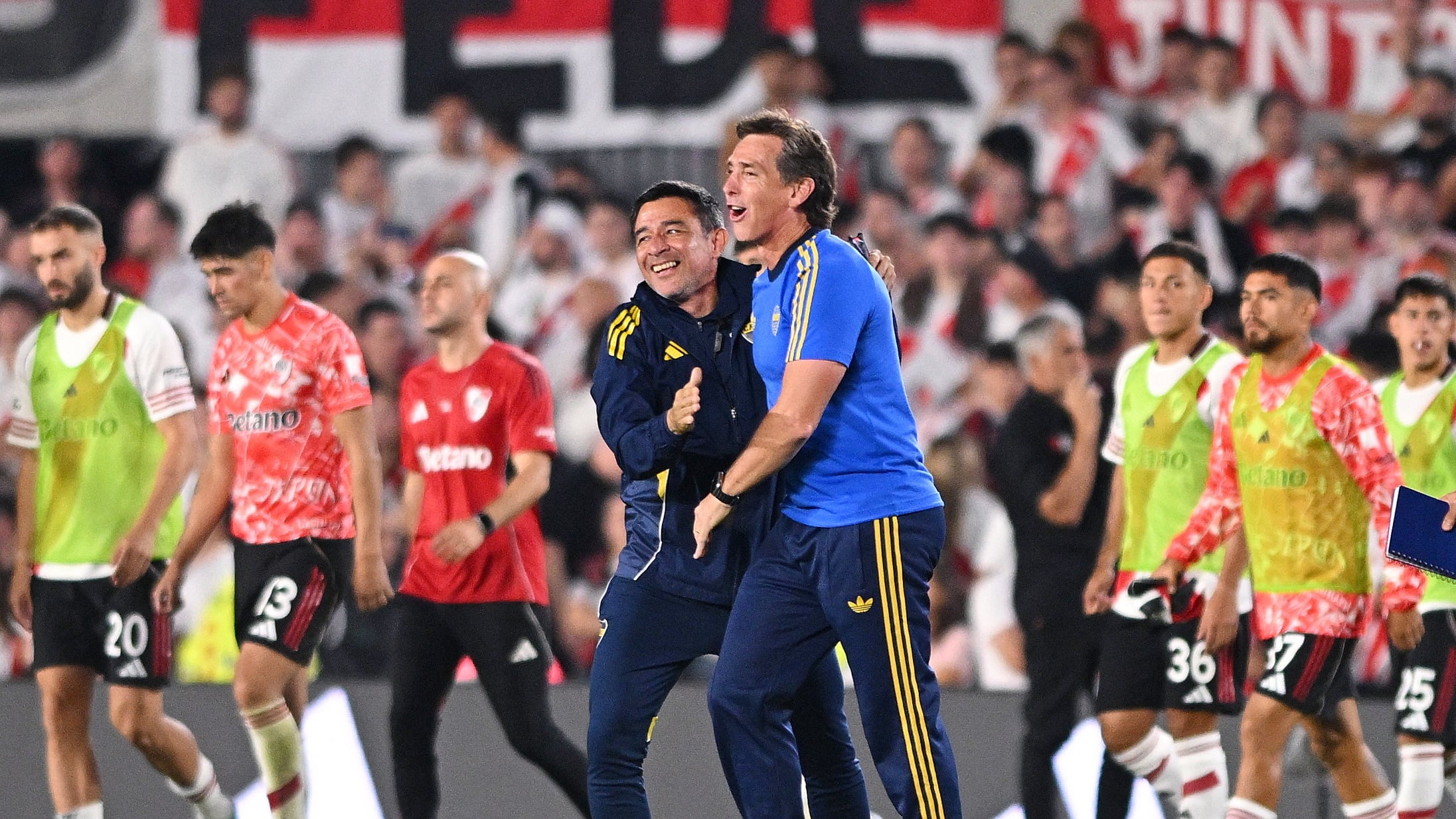 Claudio Úbeda celebra el último triunfo de Boca Juniors ante River Plate (REUTERS/Rodrigo Valle)