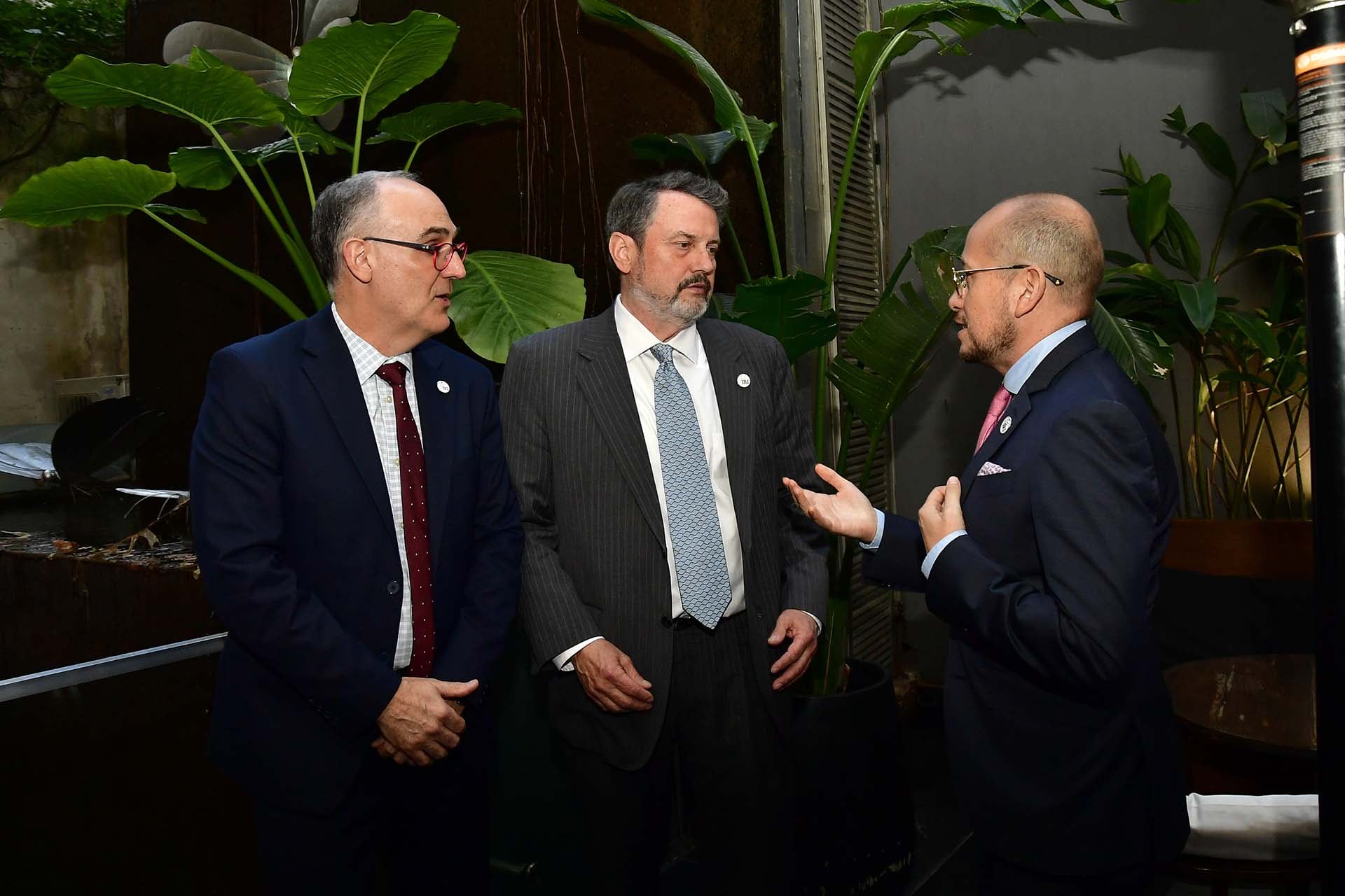 Antonio Garrastazu, Randy Scheunemann y Marcelo Quiroga participaron de actividades organizadas por el Instituto Republicano Internacional para analizar los desafíos políticos y económicos en la región