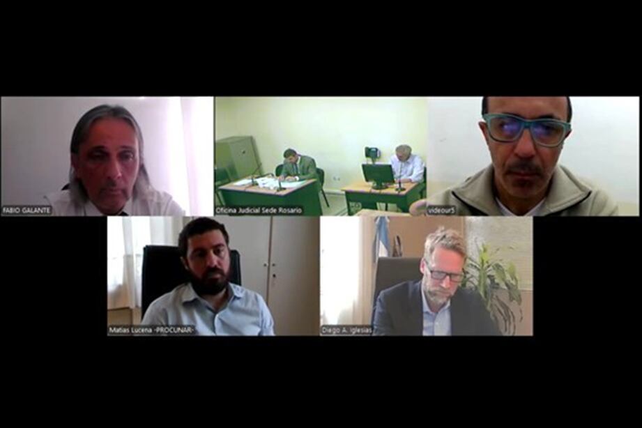 El juez dispuso el decomiso de dos vehículos, dinero en efectivo y dispositivos electrónicos, además de la destrucción de los estupefacientes y el material bélico