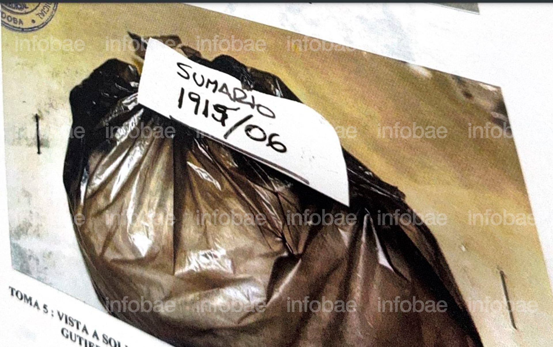 Imagen del expediente Dalmasso: una bolsa con pruebas recuperadas de la escena